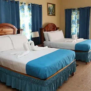 Villa Brytan, Treasure Beach